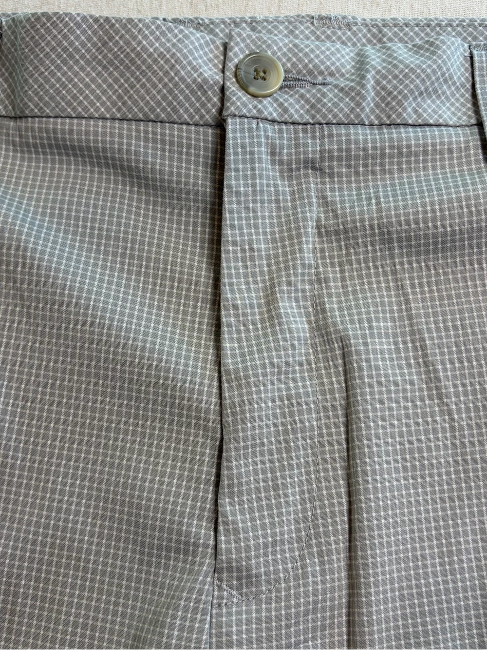 Ashworth Gray/white plaid Flat Front Men’s Golf Shorts 38”W